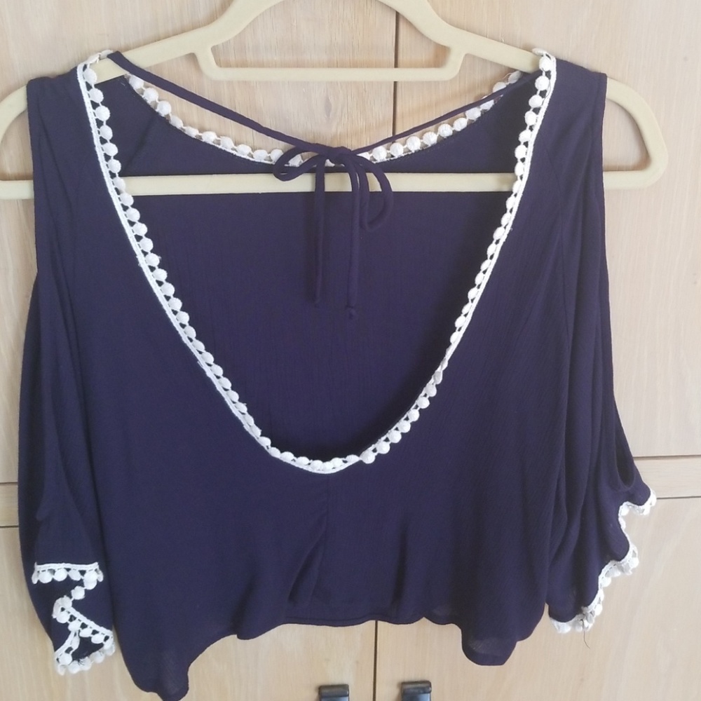 Tops - Picture 2 of 7